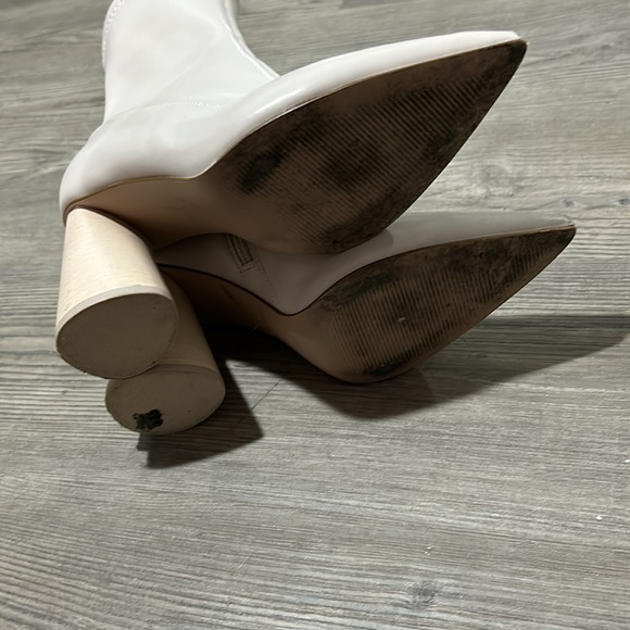 Fairly worn - Picture 2 of 3